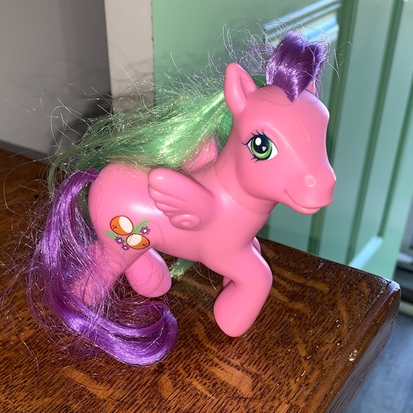 My Little Pony Other - Official My Little Pony Toy - official brand logo on hoof